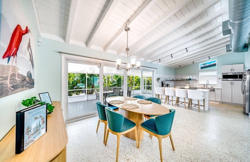 Riverside Park Casa | Pool! Waterfront & Tiki Hut! Close To Beach!
