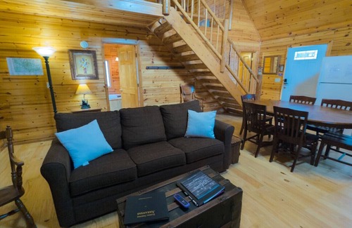 Eureka Springs Cabina | Pool+Wifi+Deck+3mi to Downtown Wild Plum Cabin#3