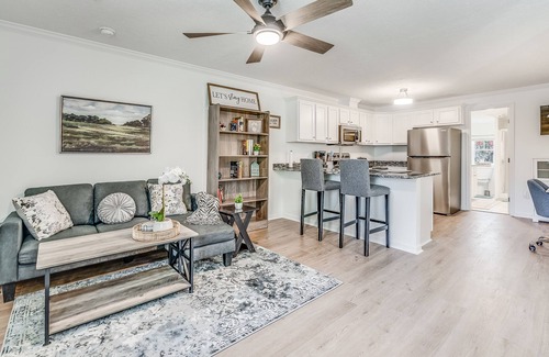Pooler Casa | Pooler Retreat - 2Bedroom - 1 Bathroom