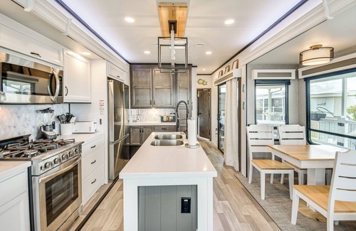 Sandbridge Cabaña | Pools, Boat Ramp & More: Cottage in Virginia Beach