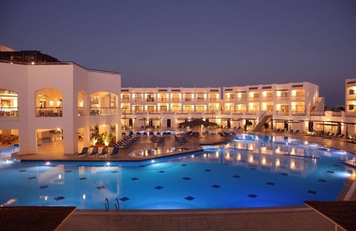 Sharm El Sheikh Complejo | Pools, Spa, Aerobics & Aqua Fit Classes & Entertainment at Your Red Sea Retreat