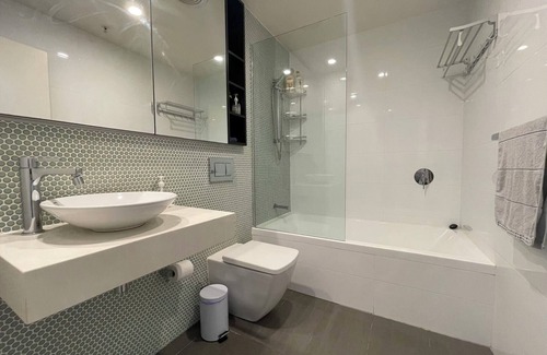 Sydney Olympic Park Apartamento | Poolside Bliss | 2Bed Retreat in Wentworth Point