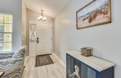 Panama City Beach Casa | Poolside Cabana by Book That Condo