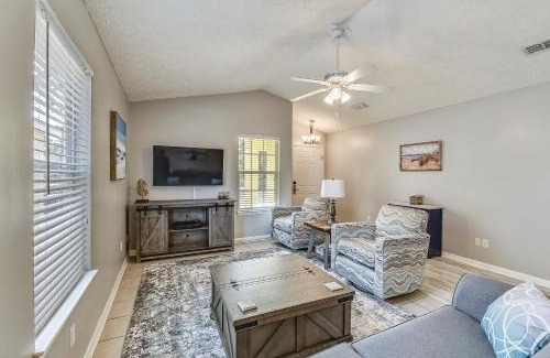 Panama City Beach Casa | Poolside Cabana by Book That Condo