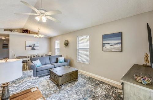 Panama City Beach Casa | Poolside Cabana by Book That Condo