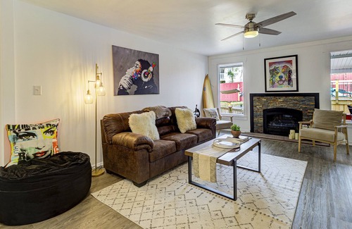 Wilmington Casa | Poolside Delight: 3 BR, 2 BA House in Wilmington, Sleeps 8