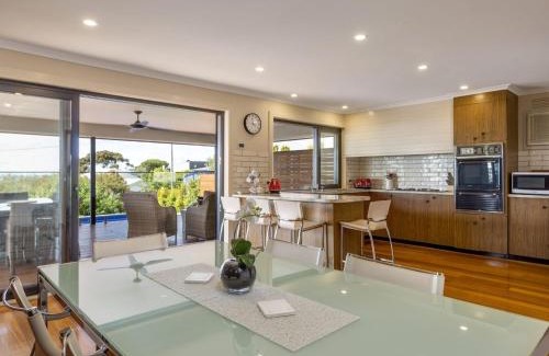 Dromana Casa | Poolside Getaway Dromana