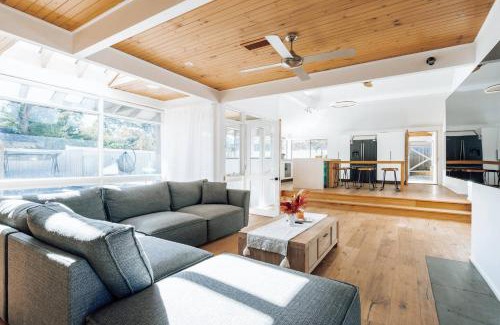 Mount Eliza Casa | 'Poolside Haven' Your Mount Eliza Family Getaway