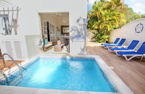 Porters Casa | Poolside Home, Short Walk to Beach - Turtle View 10