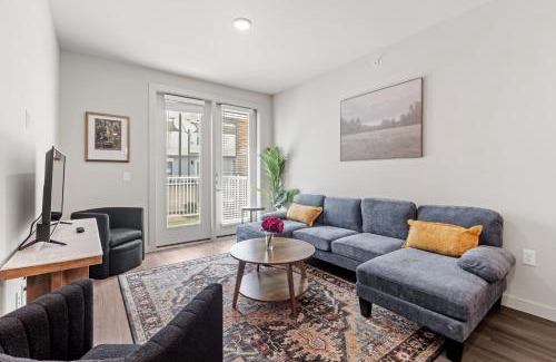 Windsor Park Apartamento | Poolside Luxury 1BR w Private Patio