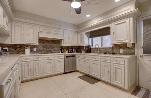 Braeswood Place Casa | Poolside Oasis Near Medical Center & NRG Stadium!