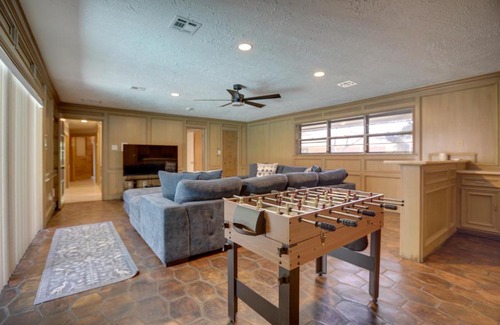 Braeswood Place Casa | Poolside Oasis Near Medical Center and NRG Stadium!