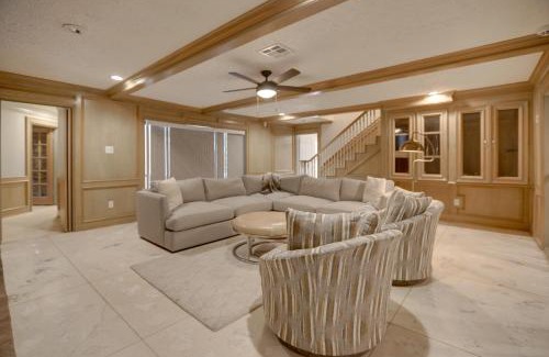 Braeswood Place Casa | Poolside Oasis Near Medical Center and NRG Stadium!