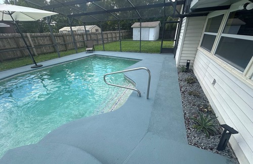 Campbell Casa | Poolside Paradise Near All the Must-Sees