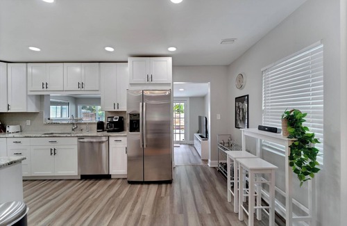 Greater Woodlawn Casa | Poolside Paradise - Spacious - Peaceful Patio