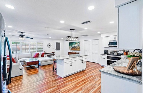 Disston Heights Casa | Poolside Paradise w/ Hot Tub | Pool | Fire Pit