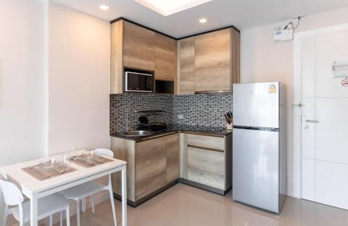 Rawai Apartamento | Poolside Rawai Condo Sea View by IBG Property 202