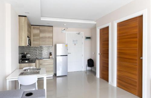 Rawai Apartamento | Poolside Rawai Condo Sea View by IBG Property 202