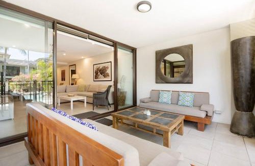 Port Douglas Apartamento | Poolside Relaxation - Resort Retreat with Beach Access