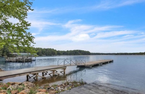 Inman Casa | Poolside Retreat @ Lake Bowen~ 30 Min Greenville