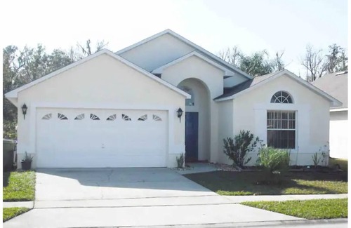 Kissimmee Villa | Poolside Sunny Retreat