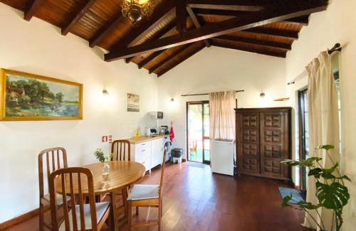 Mocarria Cabina | Poolside Wooden House