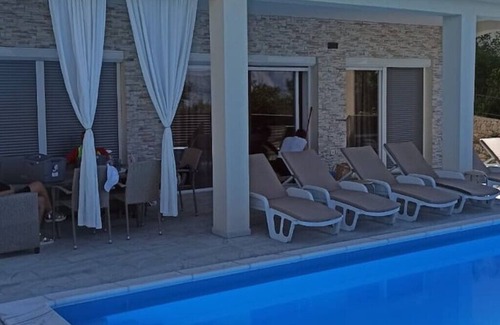 Novi Vinodolski Apartamento | Poolvilla 4 Seasons Seaview