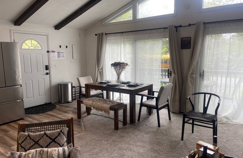 Tobyhanna Cabina | Pop Art Cabin is near ski slopes, indoor waterparks, and casinos.