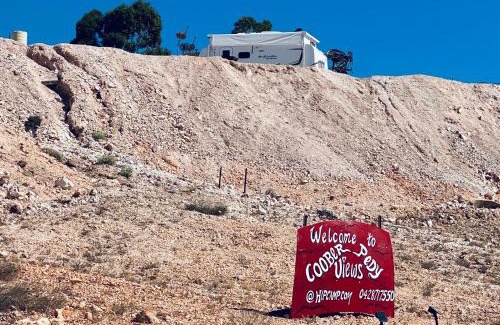 Coober Pedy Otro | Pop’n’nin Dugout Accommodation at Coober Pedy Views