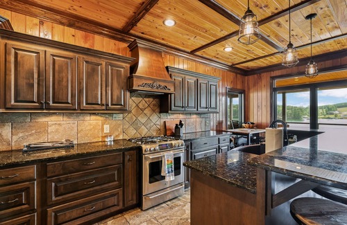 Arley Casa | Pop's Place: 5 BR, 3 BA House in Arley, Sleeps 13