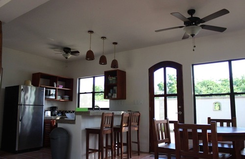 Popoyo Casa | Popoyo Palmeras 2Bed / 2Bath Pasos de la comunidad privada de playa / surf break