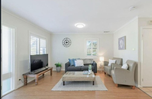 Cams Wharf Casa | Poppies Lakeview Terrace 405