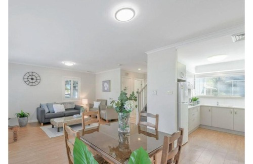 Cams Wharf Casa | Poppies Lakeview Terrace 405
