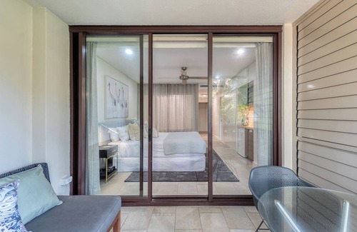 Palm Cove Complejo | Poppy A Deluxe Studio at Temple Resort