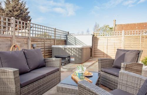 Hewish Casa | Poppy Cottage - Uk31296