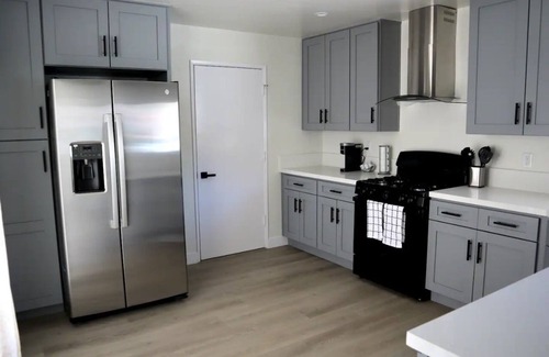 Canyon Country Casa | Poppy Meadow 3 Bedroom Casita with Pool