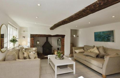 Wavendon Casa | Poppy Rose Cottage