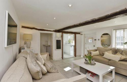 Wavendon Casa | Poppy Rose Cottage