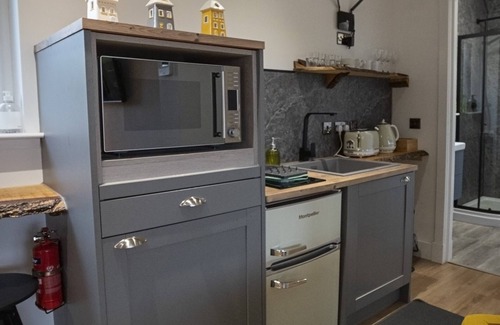 Falkirk Chalet De Esquí | Poppy's Place Luxury Tiny Home With Secluded Patio, Hot Tub