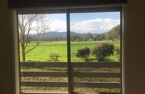 Homewood Casa | 'Poppy's', tu estancia rural en los hermosos valles de Yea.