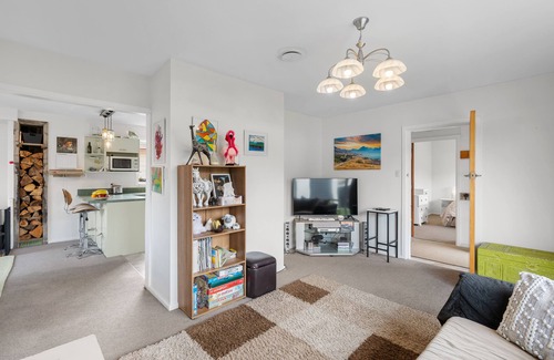 Omarama Casa | Pops Place - Omarama Holiday Home