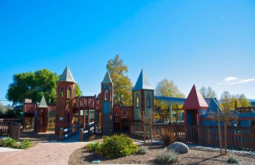 Solvang Apartamento | Popular Downtown Hideout l Close to Everything