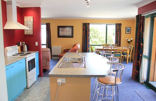 Hanmer Springs Casa | Popular para familias, moderno y acogedor Bach, + WiFi, 21 Devon Street Hanmer Springs