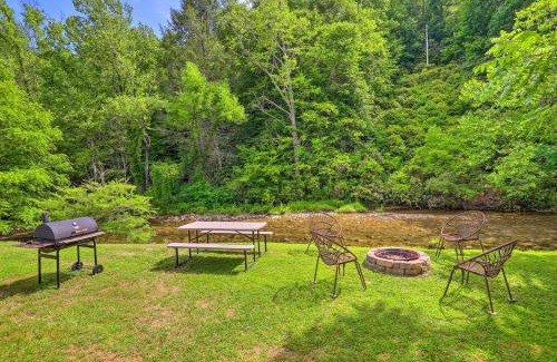 Marshall Casa | Porch and On-Site Creek Marshall Cabin Retreat