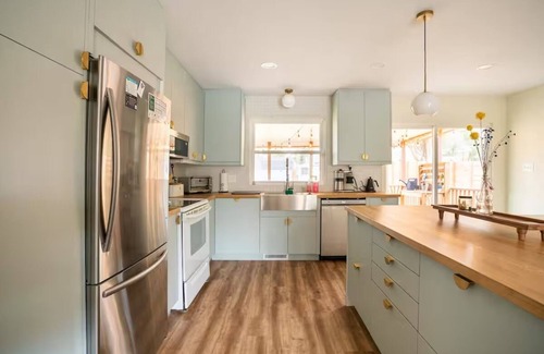 Downtown Casa | Porch & Yard, Spacious & Cozy, Close to Downtown!