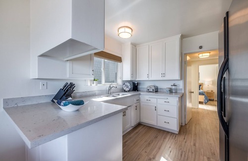 Eastern Malibu Apartamento | Porpoise - Beachfront Penthouse on Dry Sandy Carbon Beach