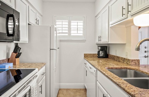 Shibui Sands Condominio | Port A The View | Walk to Beach + Water Views!