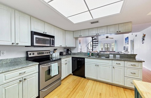 Port Charlotte Condominio | Port Charlotte Private Waterfront Condo WA4410-317