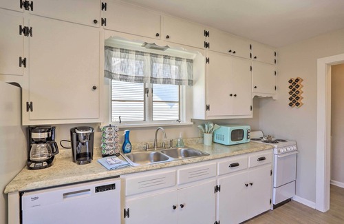 Port Clinton Casa | Port Clinton Getaway - Walk to Beach & Restaurants