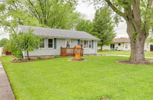 Lacarne Casa | Port Clinton Home Hot Tub, Steps to Portage River